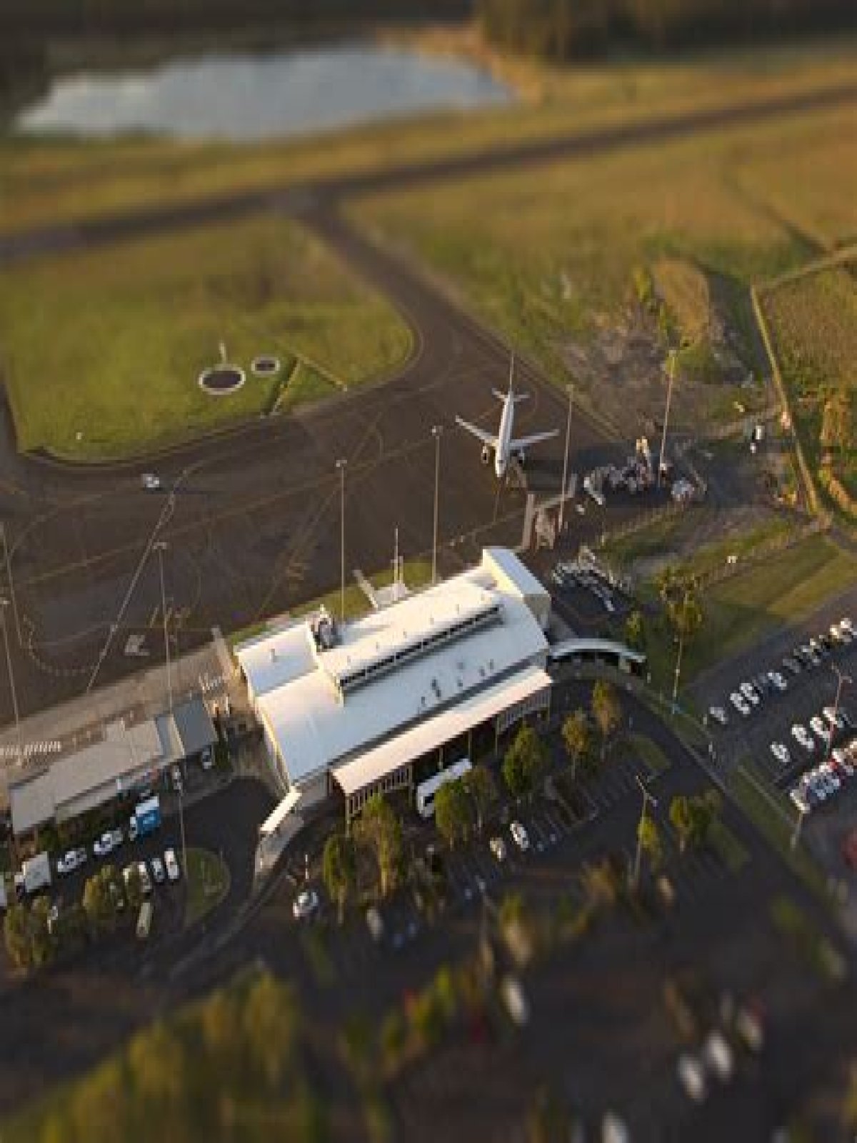 How much is taxi from Ballina airport to Byron Bay?